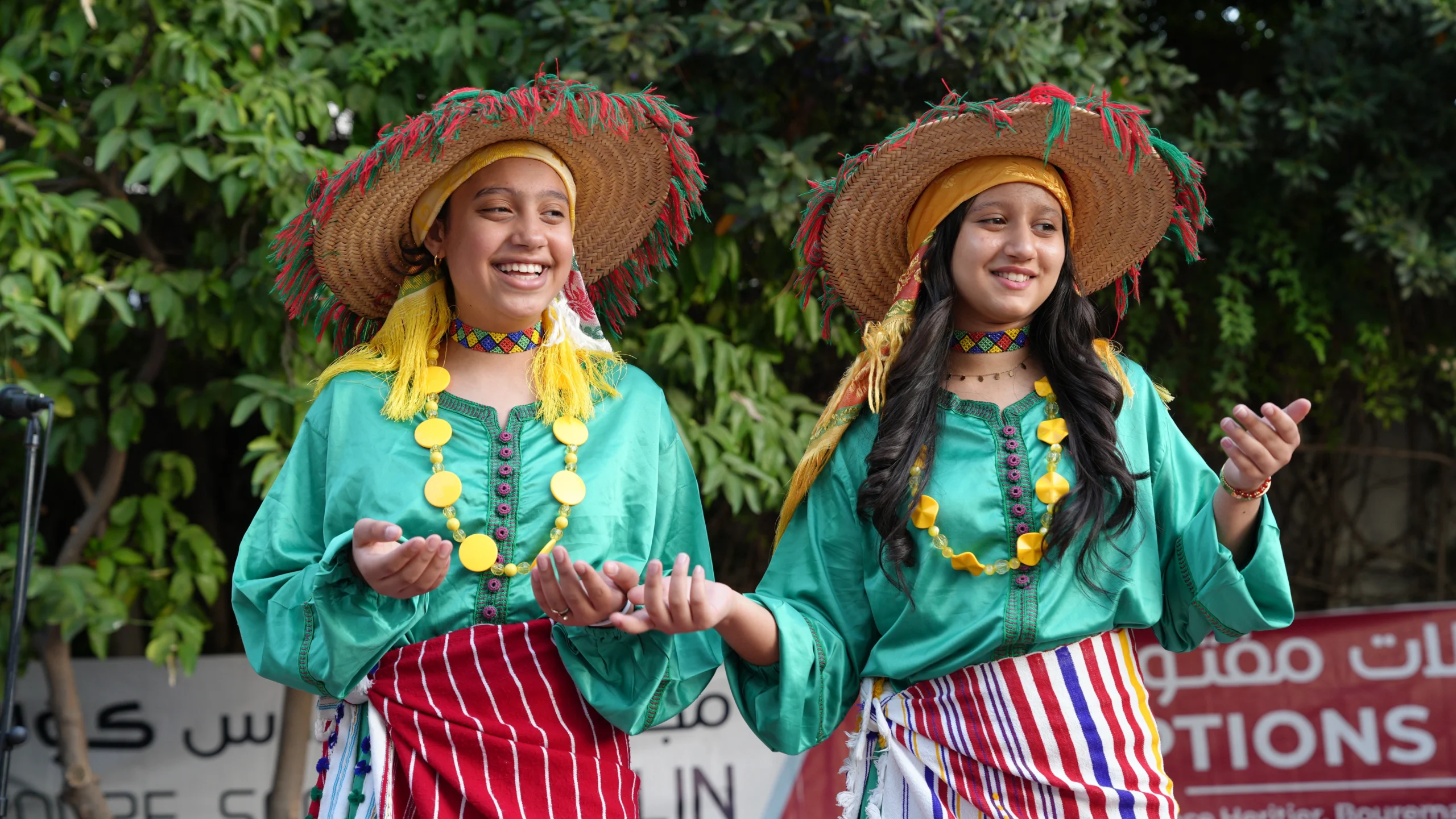 Élèves en costumes traditionnels